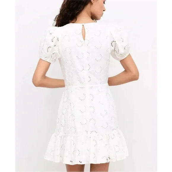 Yumi Kim Eyelet Dress Alicia White Size M Short Sleeve Lined Mini Ruffle Skirt - Picture 3 of 9